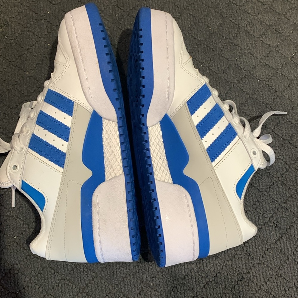 LIKE NEW Adidas Forum Bold Stripes - Picture 3 of 11